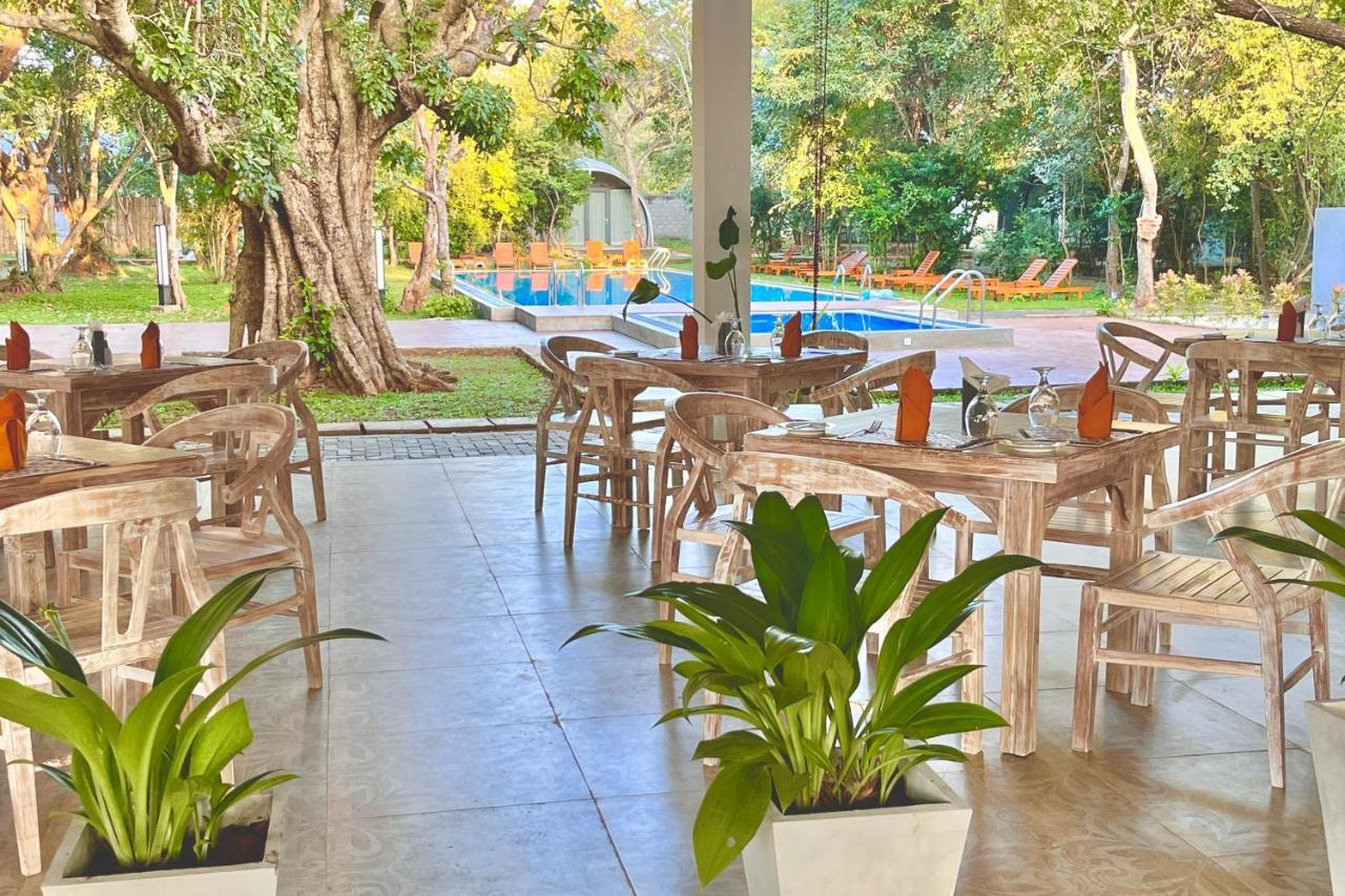 Nivadoo Resort Sigiriya Exterior photo The restaurant at the hotel